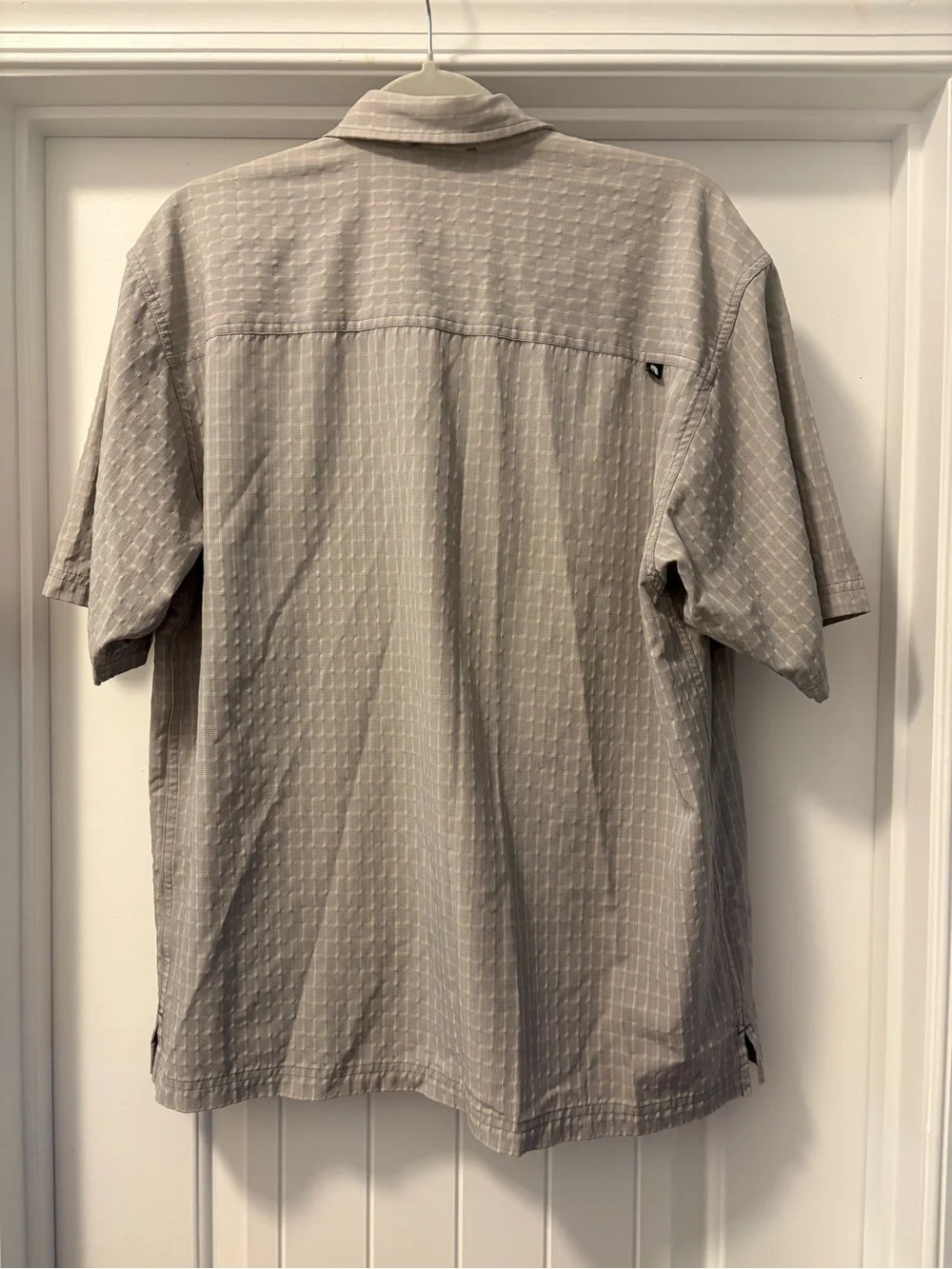 The North Face Men’s Short Sleeve Button-Up Shirt — Light Gray Size Large